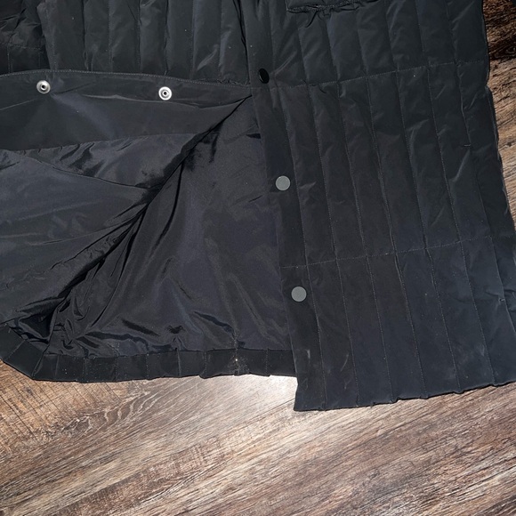 Theory Men's Black Quilted Shirt Jacket - Picture 5 of 5